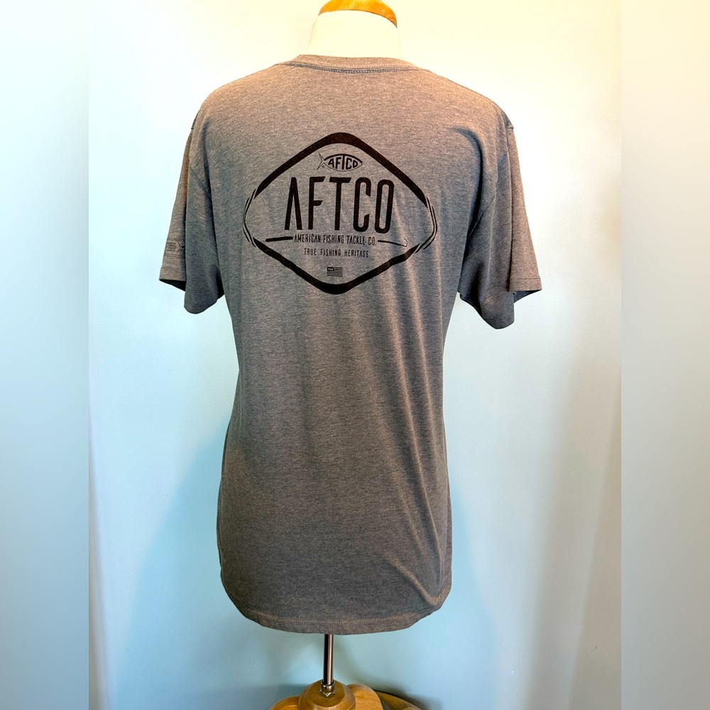 AFTCO men’s gray short sleeve t shirt size Medium